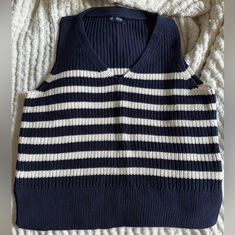 Gap | Classic Navy and White Striped V-Neck Sweater Vest | Size small - Picture 2 of 9
